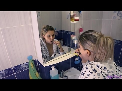 ❤️ פריצה עם צעירים בפיג'מה מסתיימים אוראלי בהצטיינות בתחת - לי שחור ❤️ פורנו אנאלי ב-iw.pornmega.ru ☑